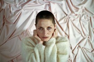 Image - Cate Le Bon