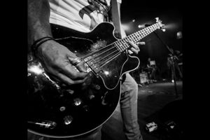 Image - Peter Hook & The Light
